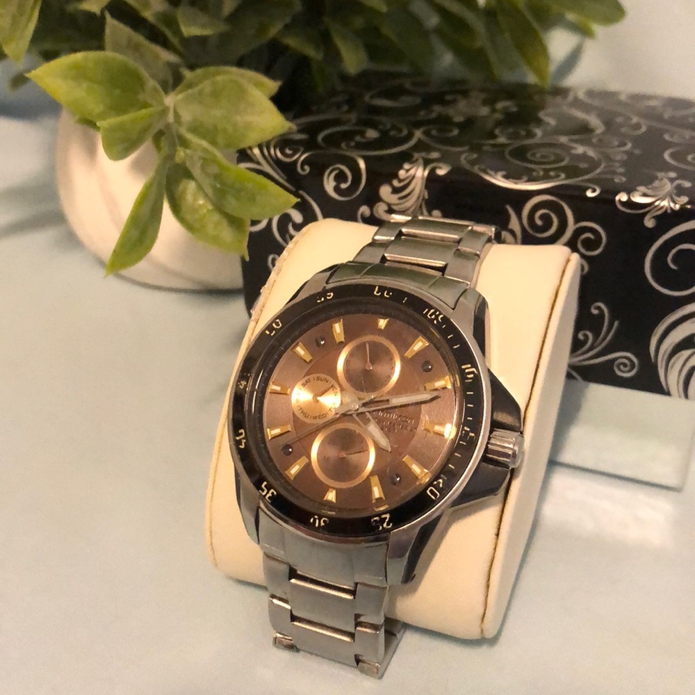 Men’s Amitron Watch Silver Toned Dress Watch.   Stainless Steel
